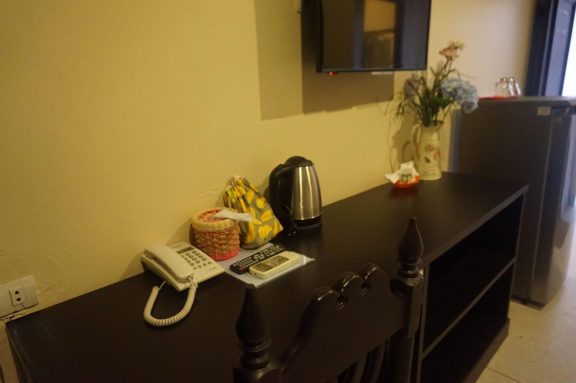 Metro Residence Surin Bagian luar foto